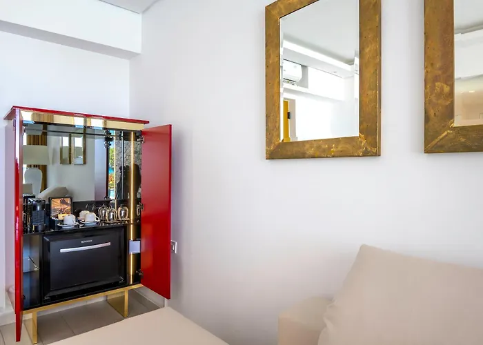 Diamond Deluxe - Adults Only & منتجع