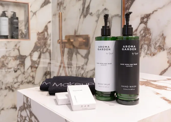 Diamond Deluxe - Adults Only &